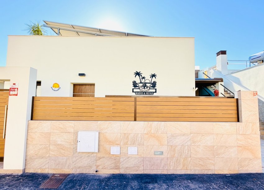 Reventa - Villa / Casa - Los Montesinos - La Herrada