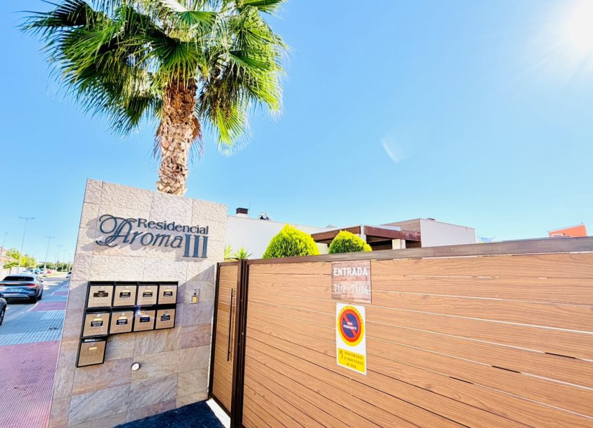 Reventa - Villa / Casa - Los Montesinos - La Herrada