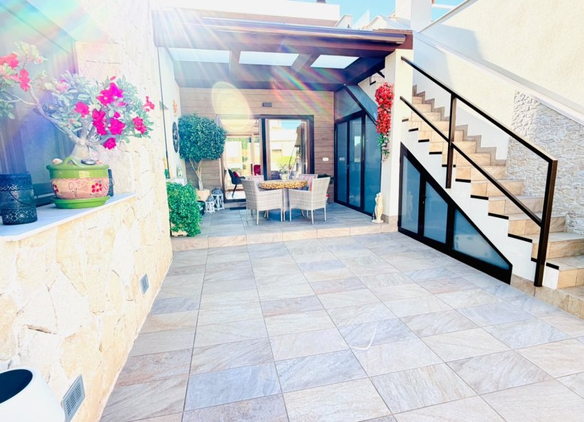 Reventa - Villa / Casa - Los Montesinos - La Herrada