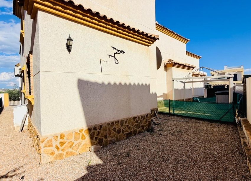Reventa - Villa / Casa - Los Montesinos - La Herrada
