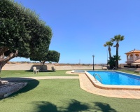 Reventa - Villa / Casa - Los Montesinos - Urbanizacion montesol