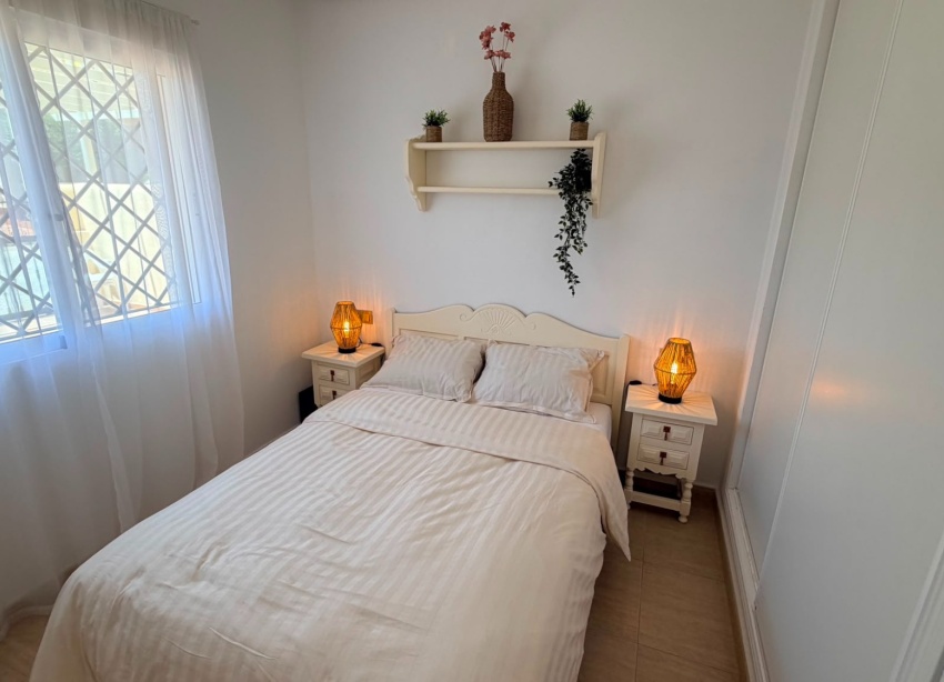 Reventa - Villa / Casa - Los Montesinos - Urbanizacion montesol