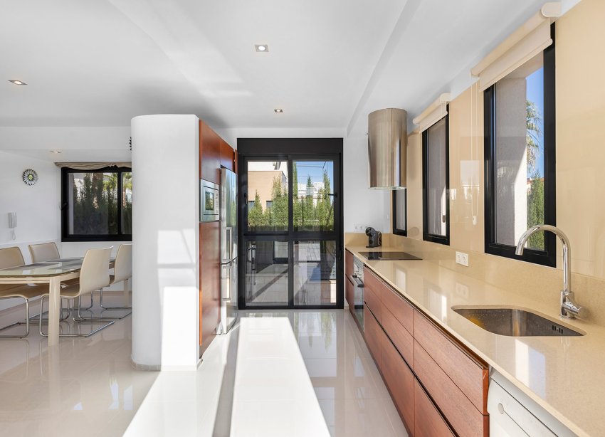 Reventa - Villa / Casa - Orihuela Costa - La Zenia