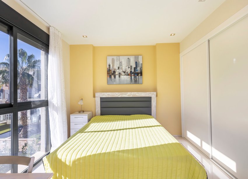 Reventa - Villa / Casa - Orihuela Costa - La Zenia