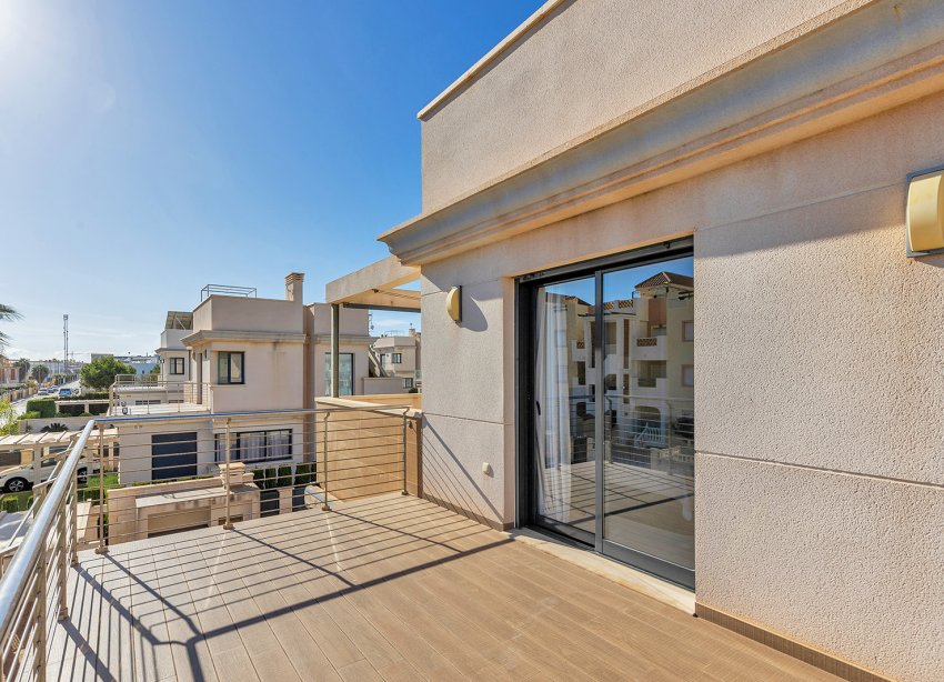 Reventa - Villa / Casa - Orihuela Costa - La Zenia