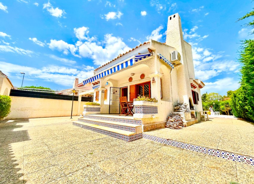 Reventa - Villa / Casa - Orihuela Costa - La Zenia