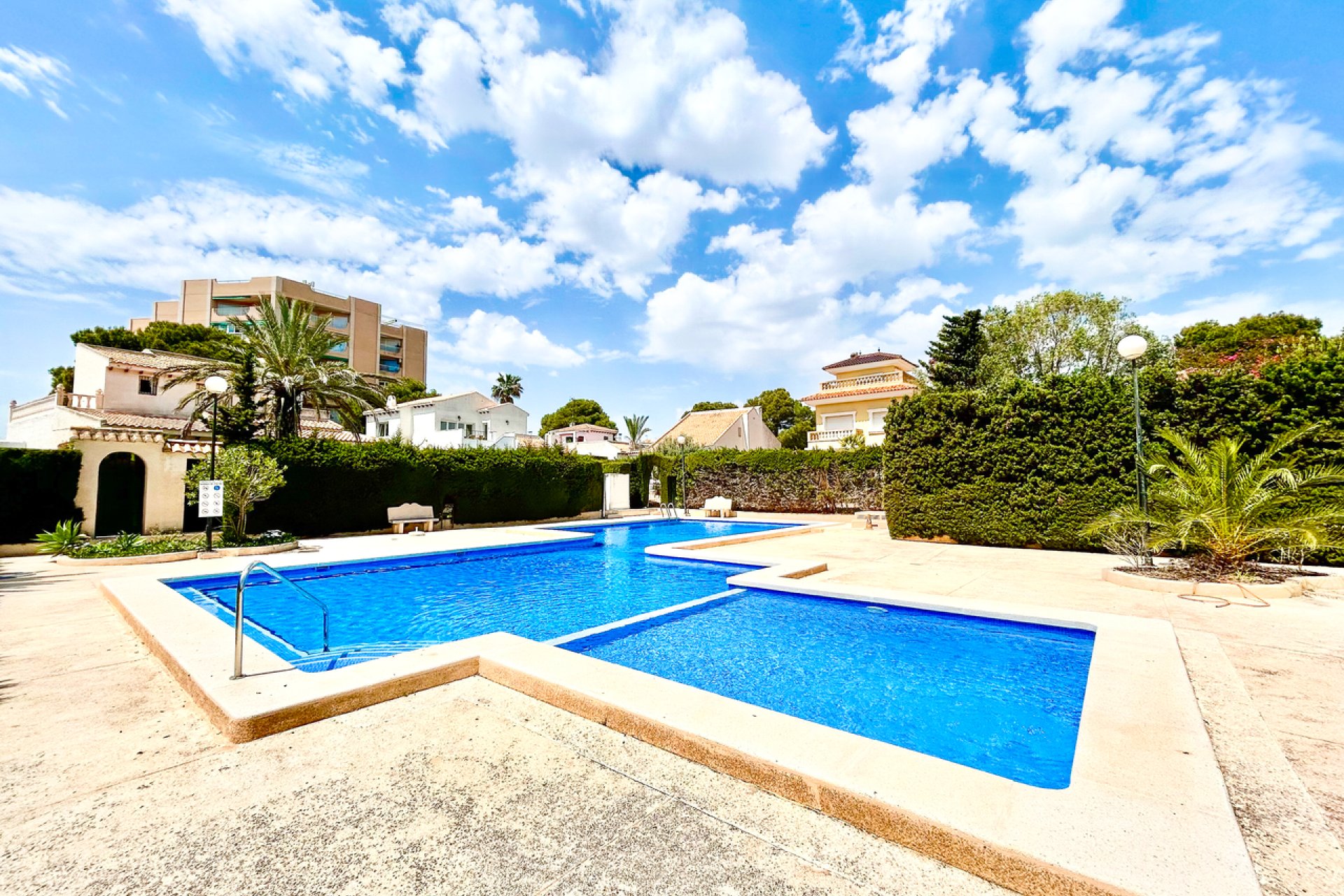 Reventa - Villa / Casa - Orihuela Costa - La Zenia