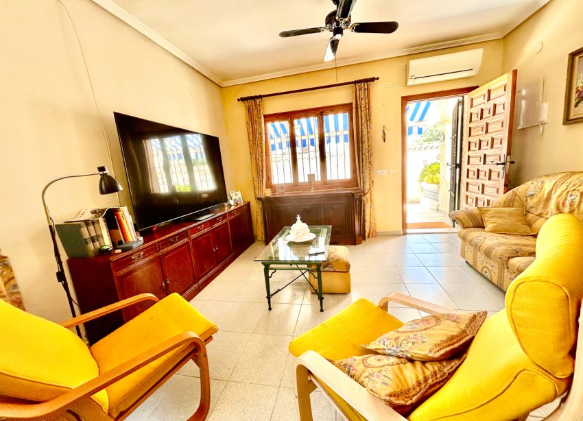 Reventa - Villa / Casa - Orihuela Costa - La Zenia