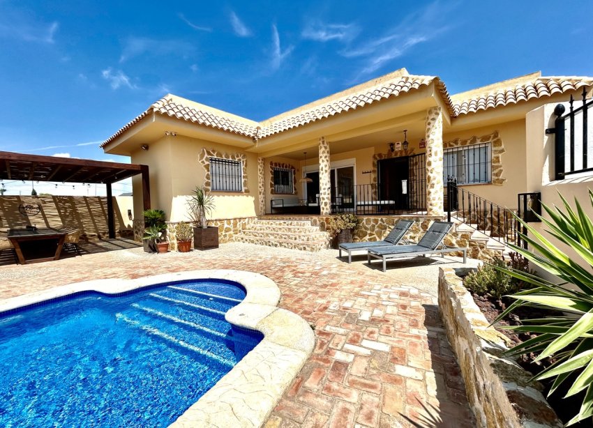 Reventa - Villa / Casa - Orihuela Costa - La Zenia