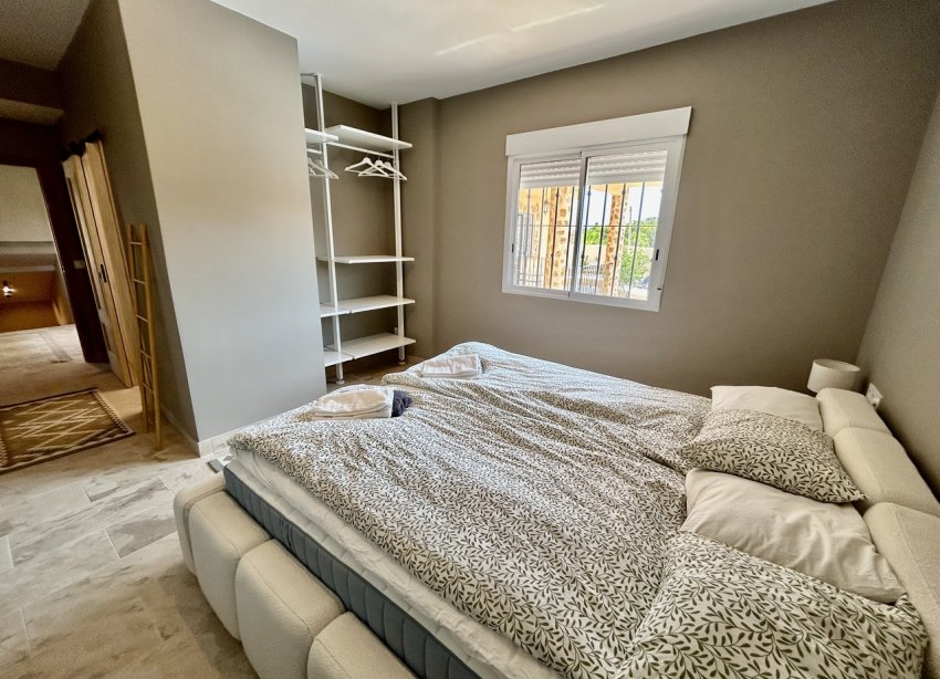 Reventa - Villa / Casa - Orihuela Costa - La Zenia