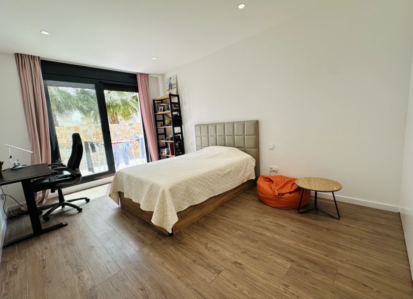 Reventa - Villa / Casa - Orihuela Costa - Las Colinas Golf
