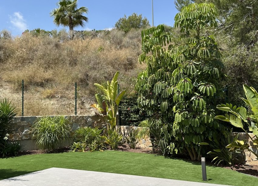 Reventa - Villa / Casa - Orihuela Costa - Las Colinas Golf