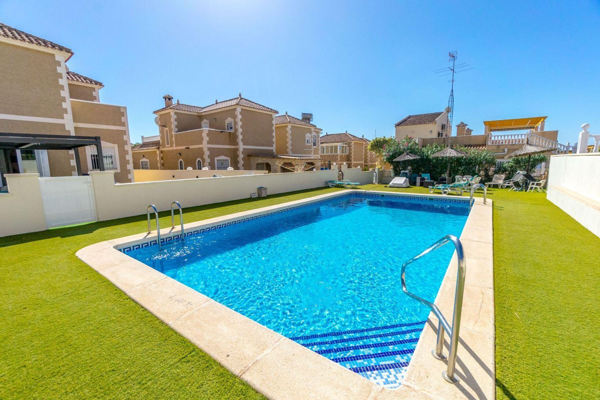 Reventa - Villa / Casa - Orihuela Costa - Las Filipinas