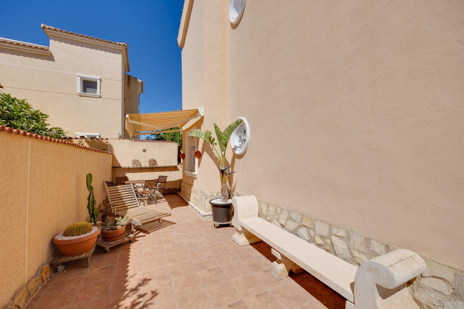 Reventa - Villa / Casa - Orihuela Costa - Lomas de Don Juan