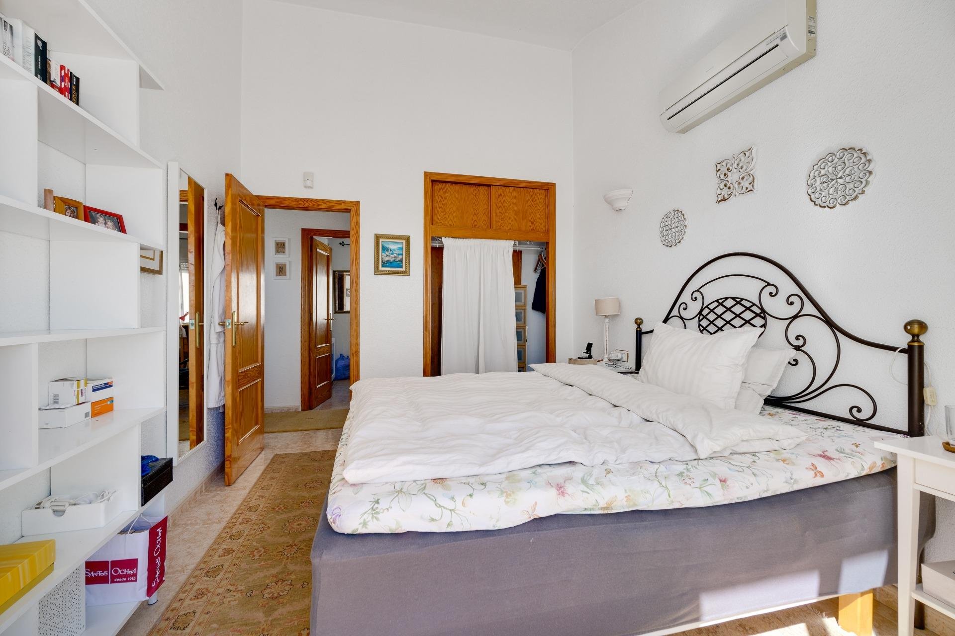 Reventa - Villa / Casa - Orihuela Costa - Lomas de Don Juan