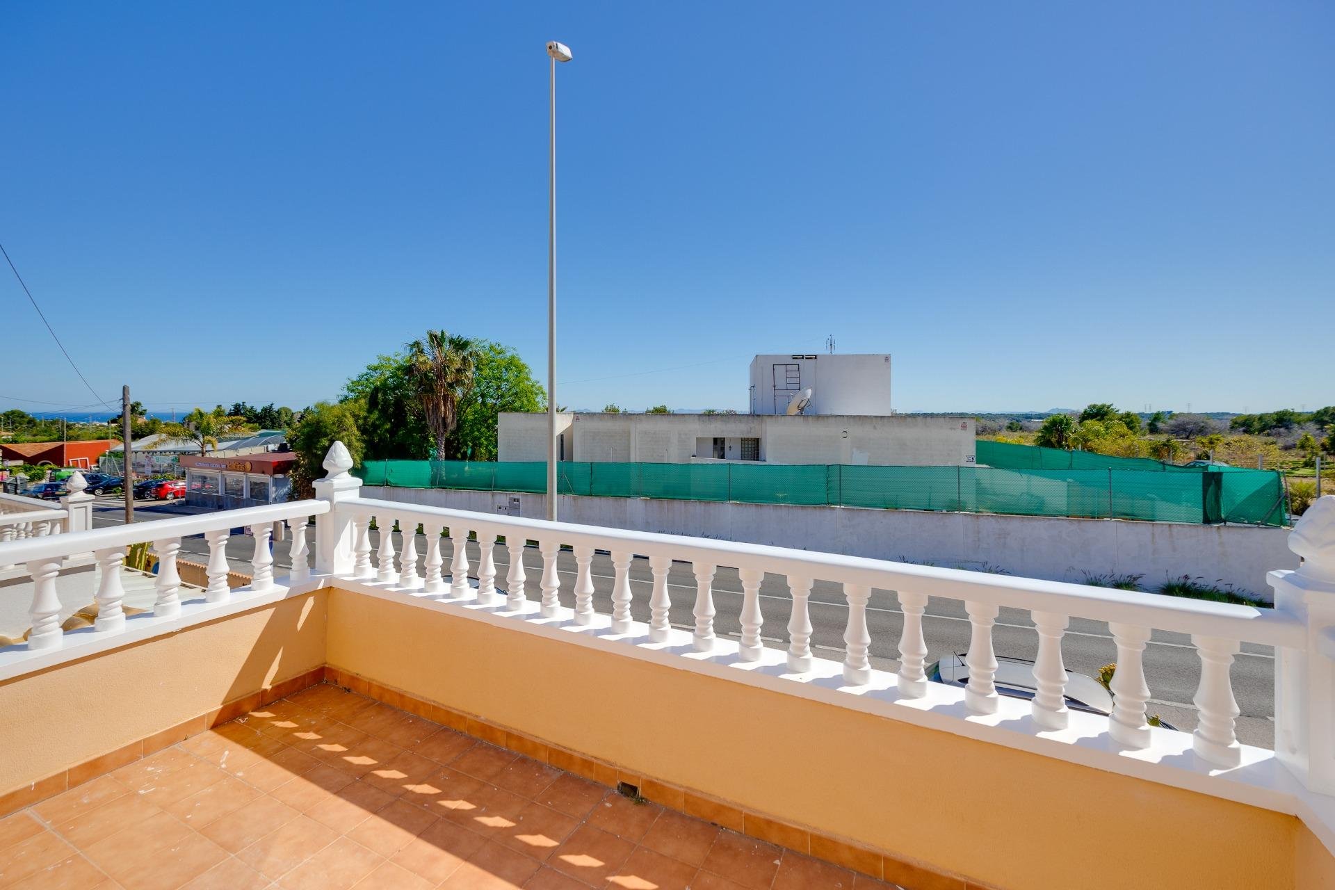 Reventa - Villa / Casa - Orihuela Costa - Lomas de Don Juan