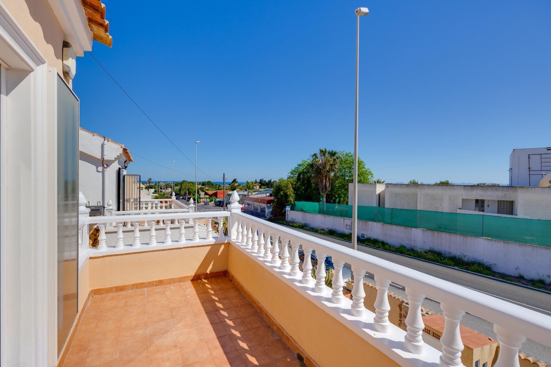 Reventa - Villa / Casa - Orihuela Costa - Lomas de Don Juan