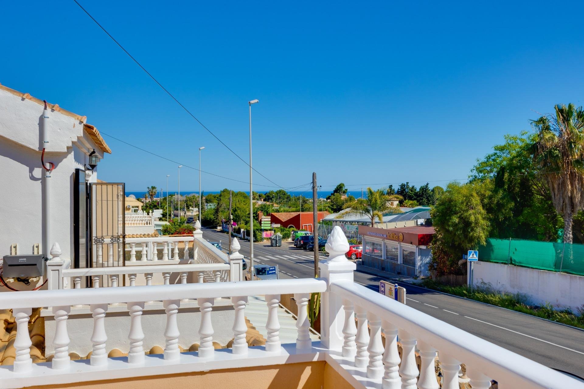 Reventa - Villa / Casa - Orihuela Costa - Lomas de Don Juan
