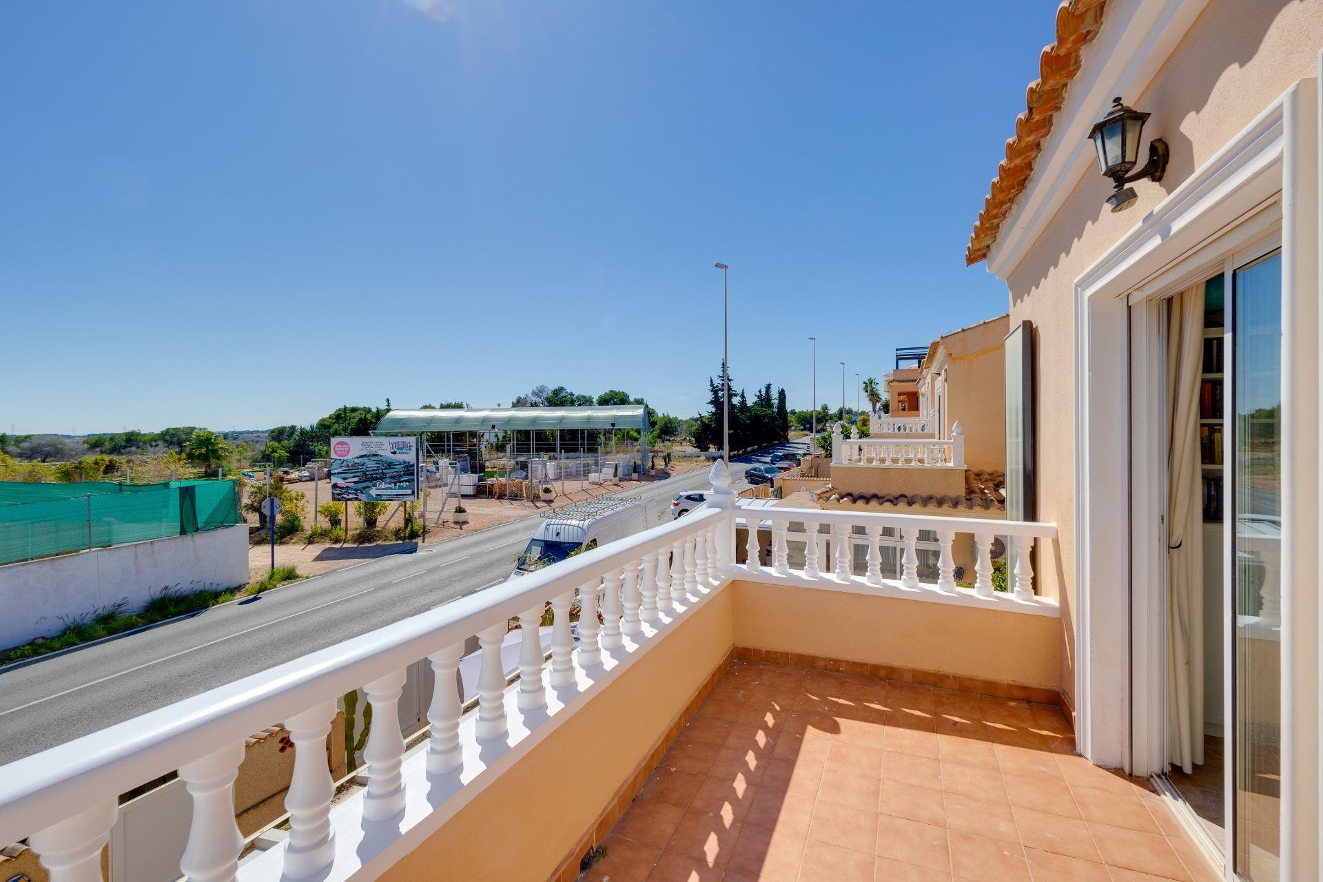 Reventa - Villa / Casa - Orihuela Costa - Lomas de Don Juan