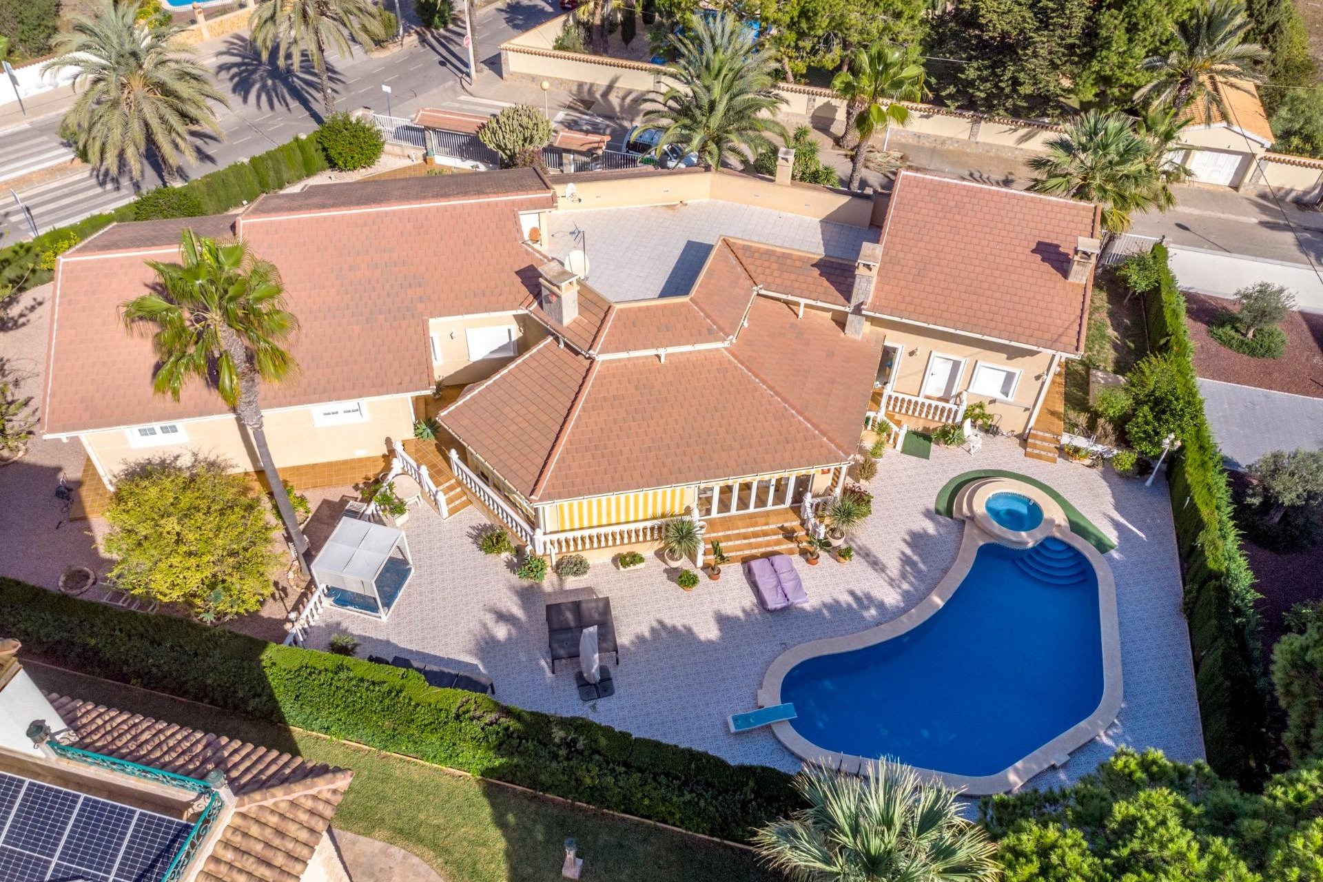 Reventa - Villa / Casa - Orihuela Costa - MUY CERCA DE LA PLAYA