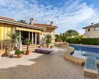 Reventa - Villa / Casa - Orihuela Costa - MUY CERCA DE LA PLAYA