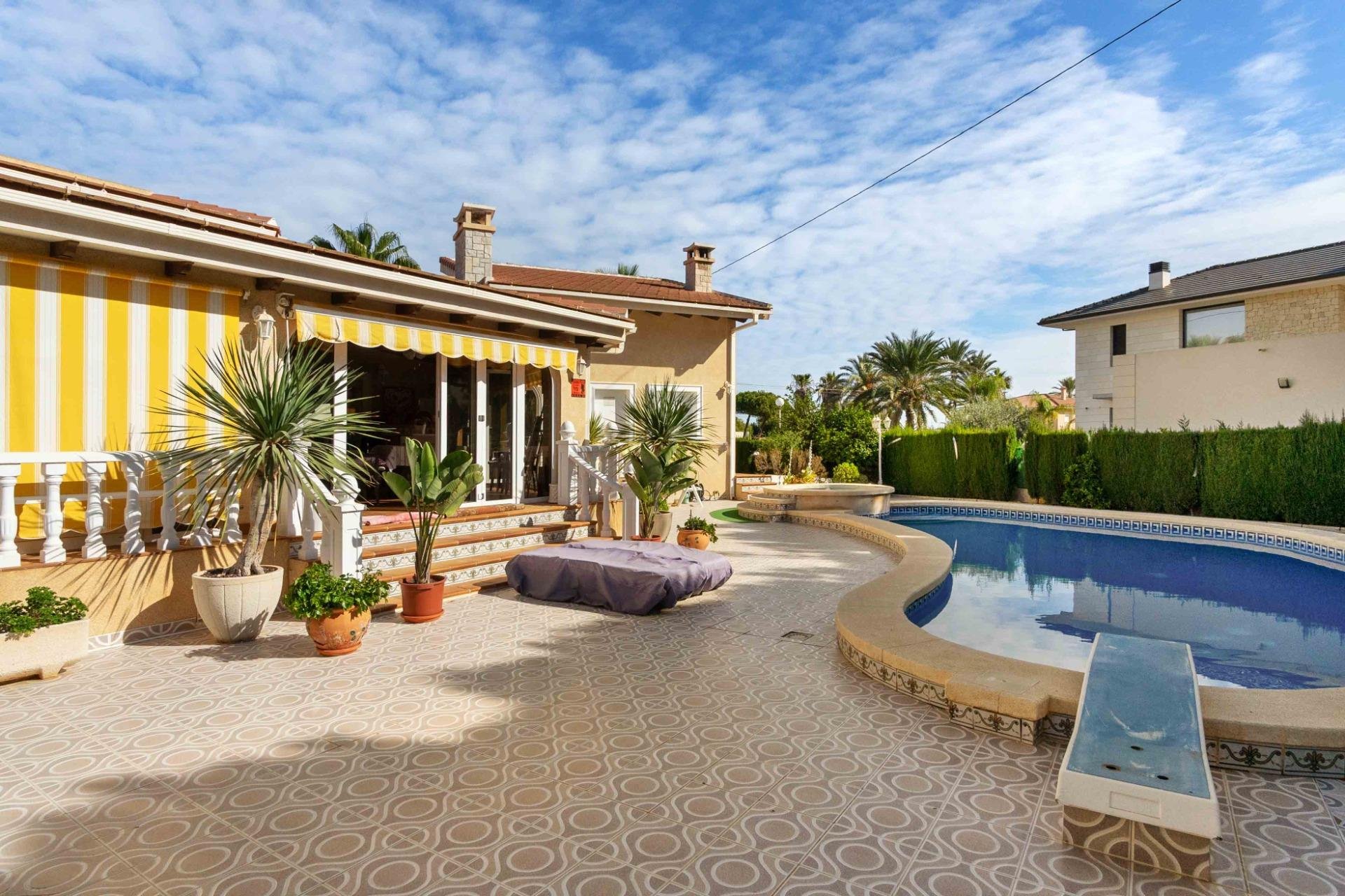 Reventa - Villa / Casa - Orihuela Costa - MUY CERCA DE LA PLAYA