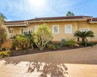 Reventa - Villa / Casa - Orihuela Costa - MUY CERCA DE LA PLAYA