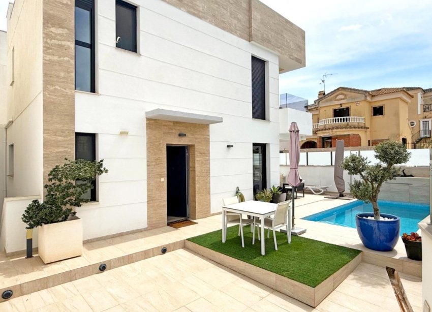 Reventa - Villa / Casa - Orihuela Costa - Villamartín