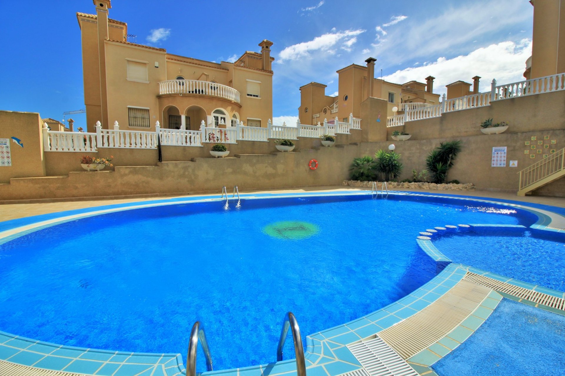 Reventa - Villa / Casa - Orihuela Costa - Villamartín