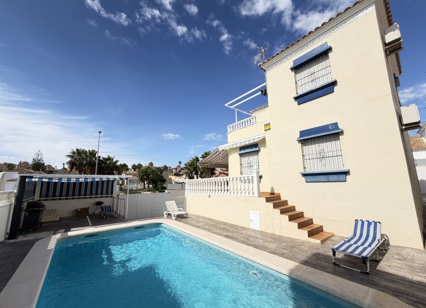 Reventa - Villa / Casa - Orihuela Costa - Villamartín