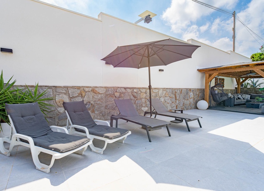Reventa - Villa / Casa - Orihuela Costa - Villamartin