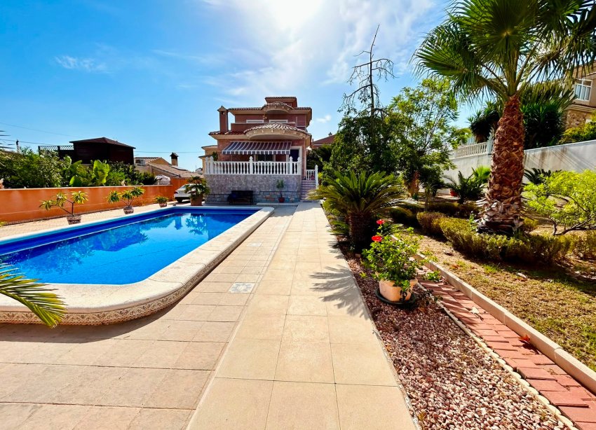 Reventa - Villa / Casa - Orihuela - Los Balcones