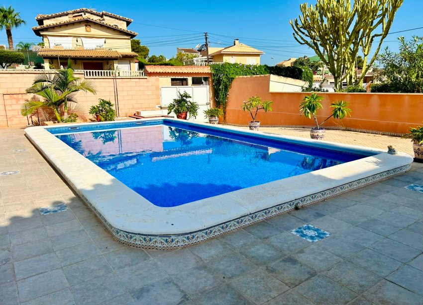 Reventa - Villa / Casa - Orihuela - Los Balcones