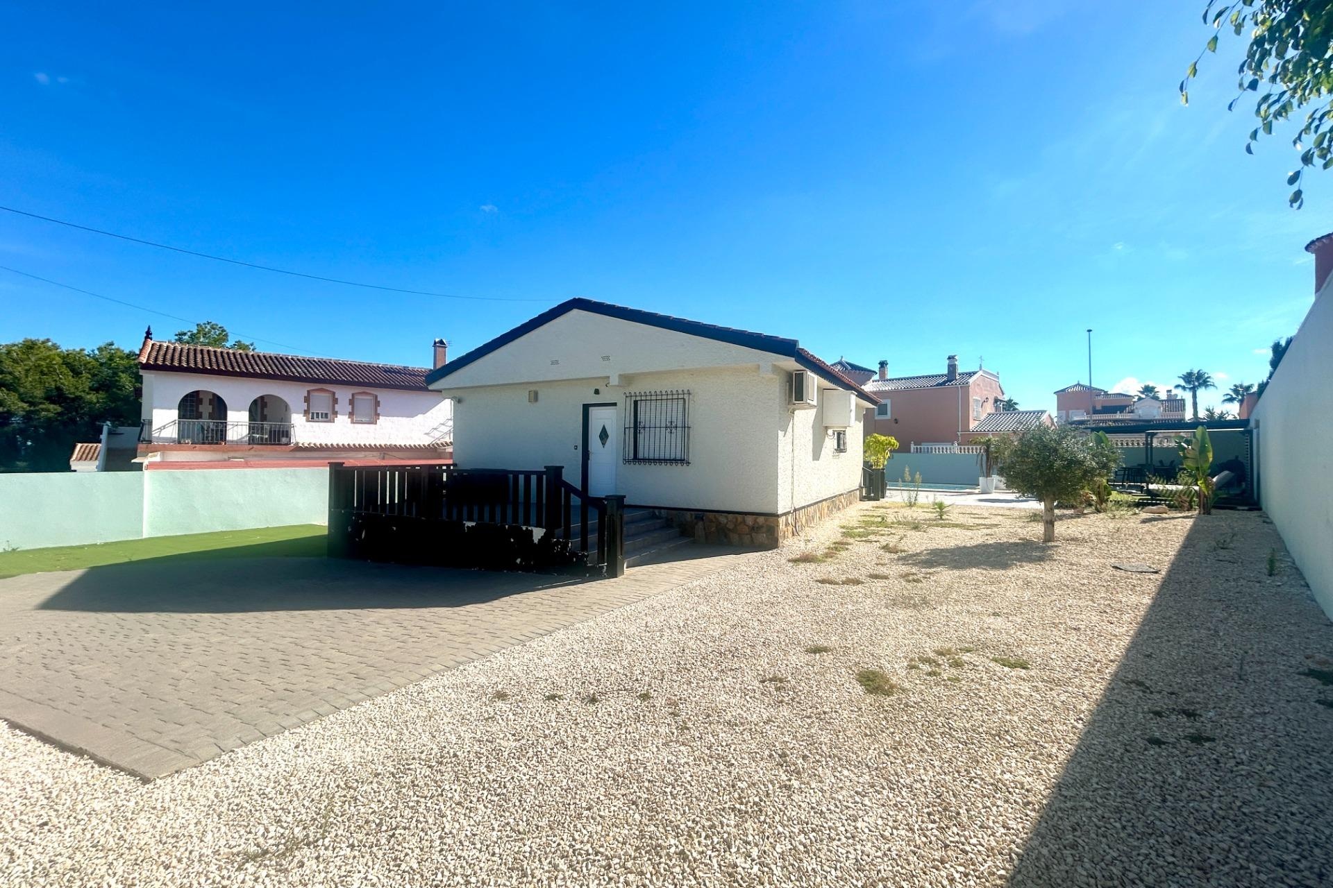 Reventa - Villa / Casa - Pilar de la Horadada - Pinar de Campoverde