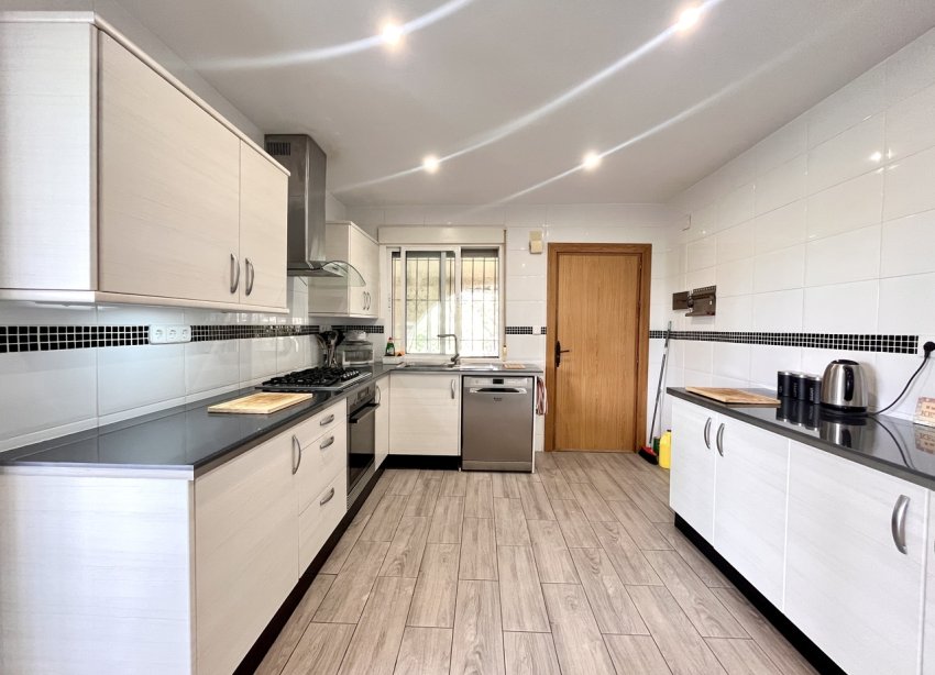 Reventa - Villa / Casa - Pinar de Campoverde