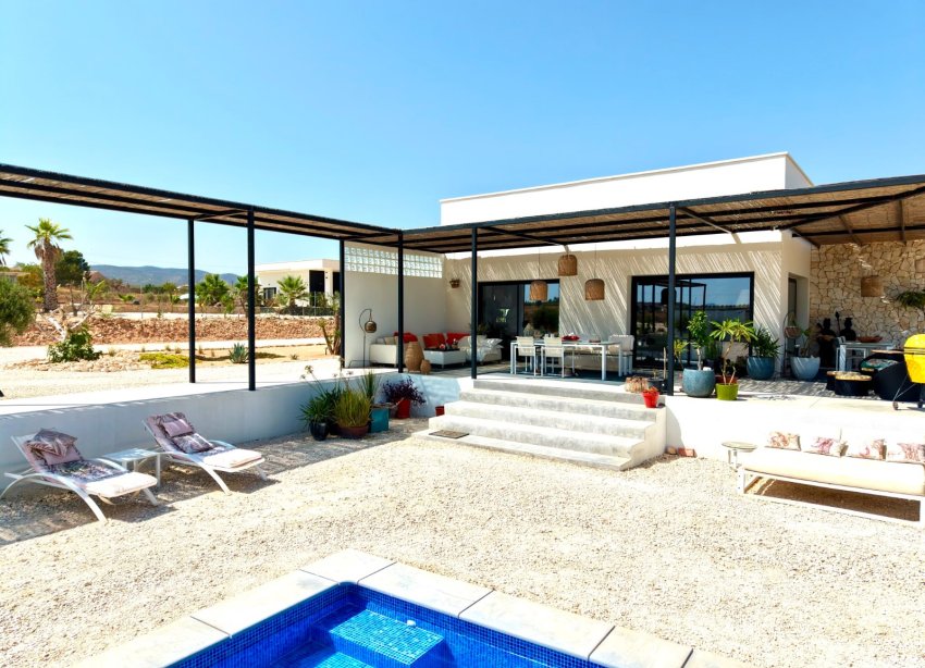 Reventa - Villa / Casa - Pinoso