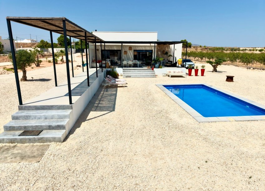 Reventa - Villa / Casa - Pinoso