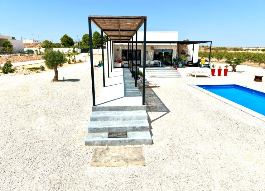 Reventa - Villa / Casa - Pinoso