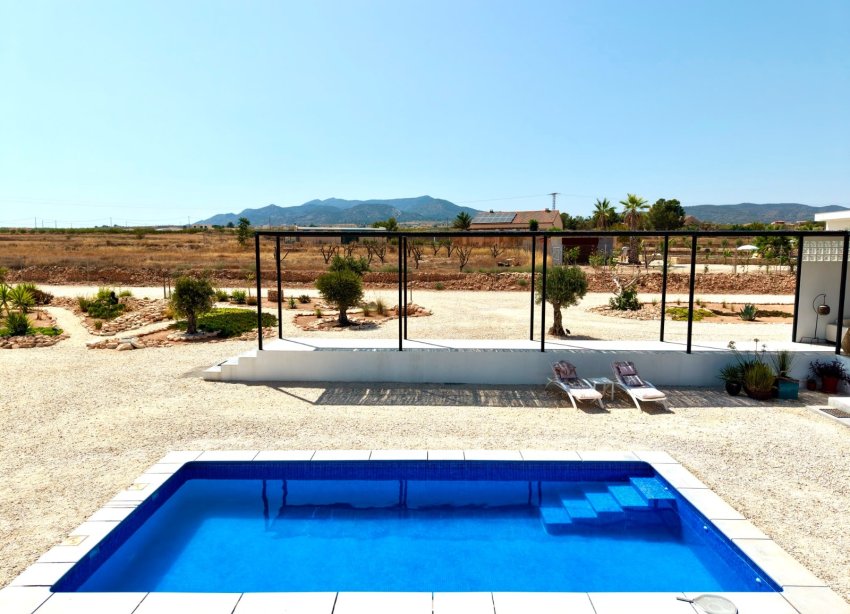 Reventa - Villa / Casa - Pinoso