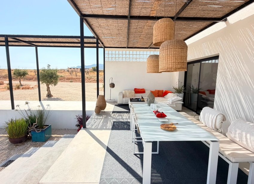 Reventa - Villa / Casa - Pinoso