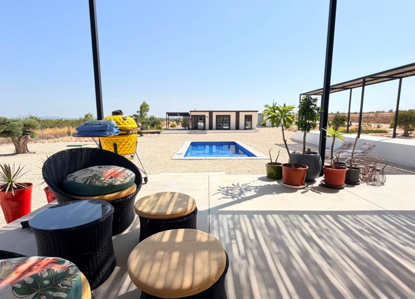 Reventa - Villa / Casa - Pinoso