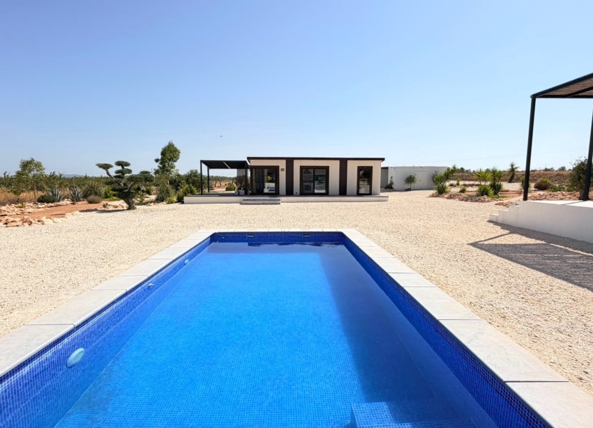 Reventa - Villa / Casa - Pinoso