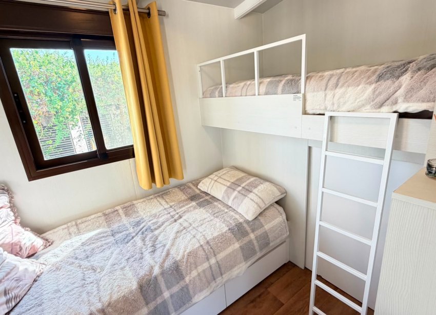 Reventa - Villa / Casa - Pinoso