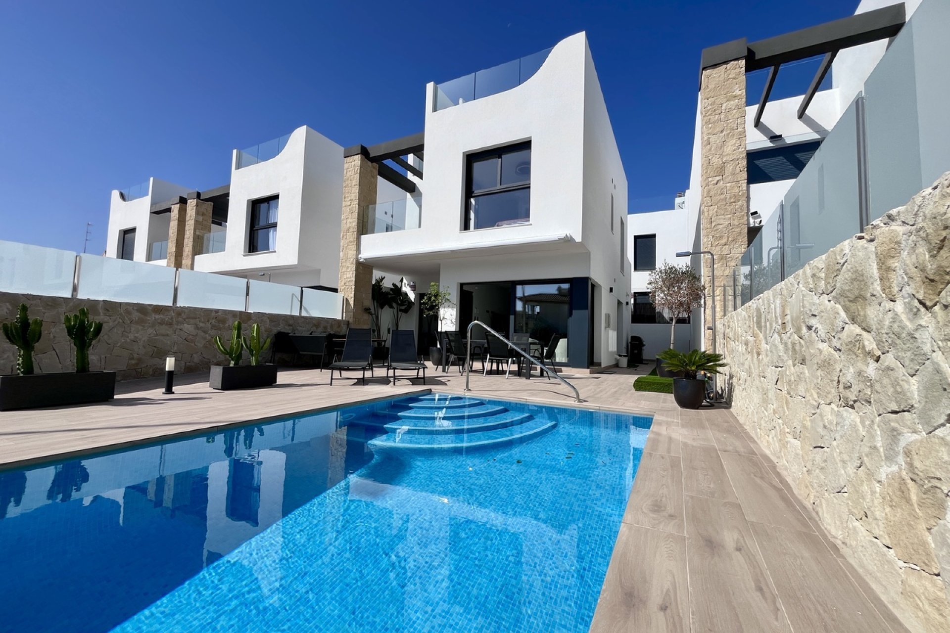 Reventa - Villa / Casa - Punta Prima