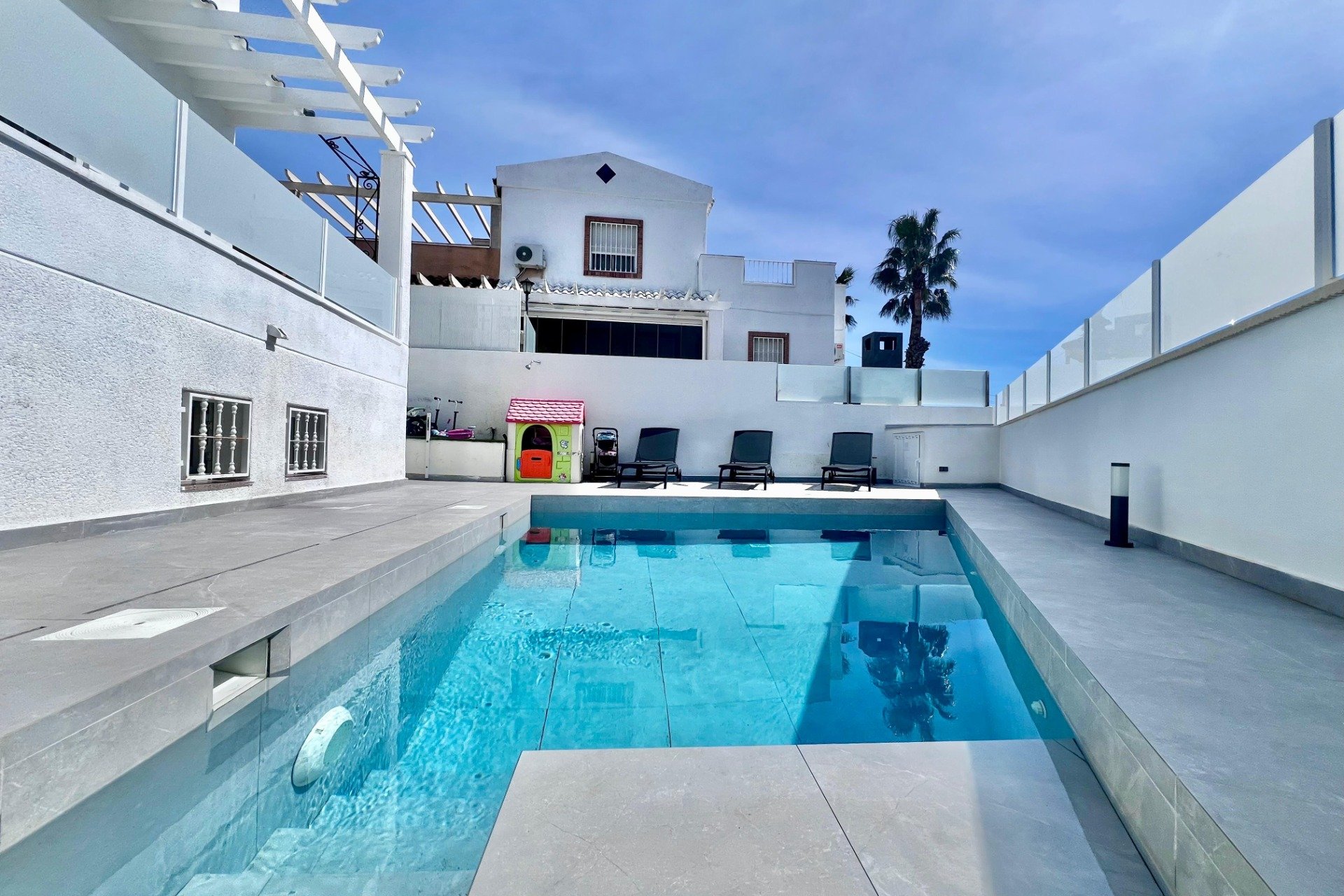 Reventa - Villa / Casa - San Miguel de Salinas - Las Filipinas