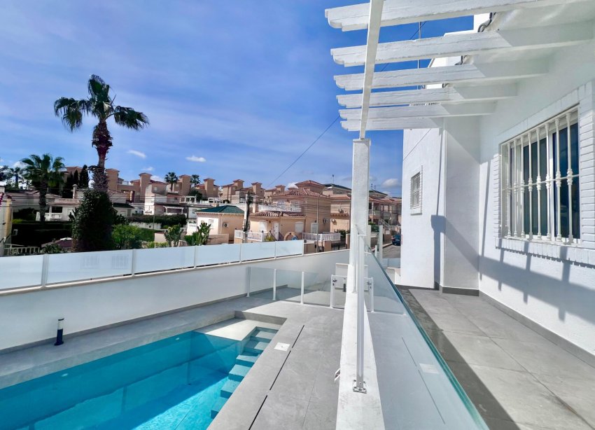 Reventa - Villa / Casa - San Miguel de Salinas - Las Filipinas
