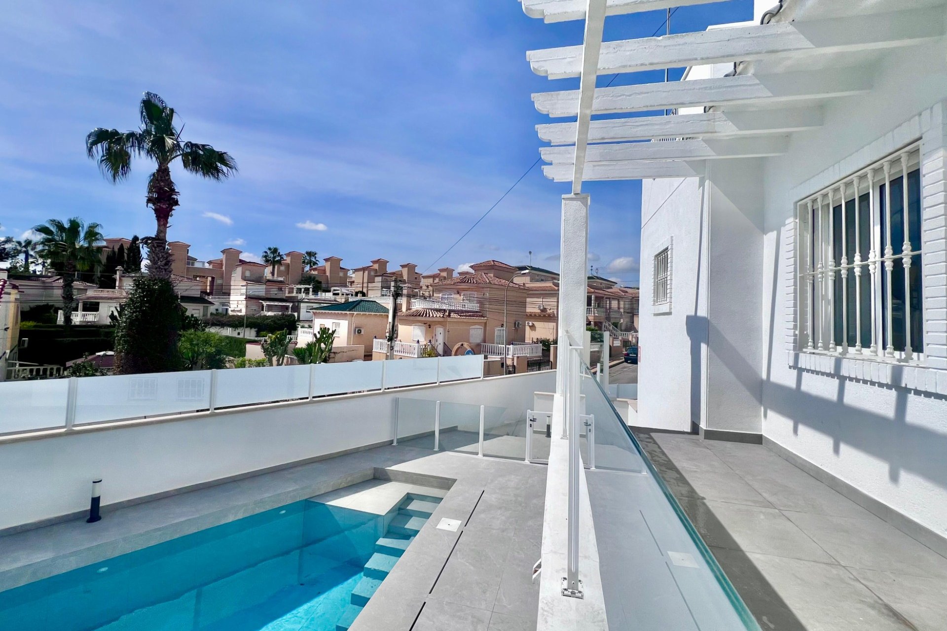 Reventa - Villa / Casa - San Miguel de Salinas - Las Filipinas