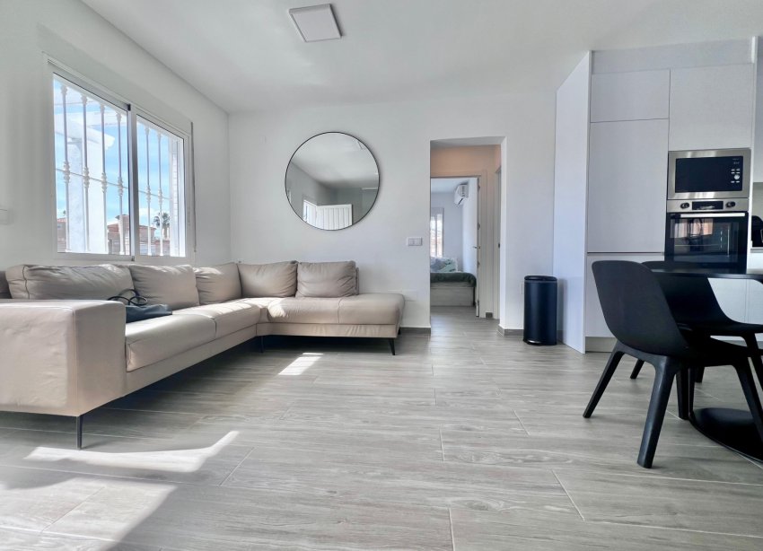Reventa - Villa / Casa - San Miguel de Salinas - Las Filipinas