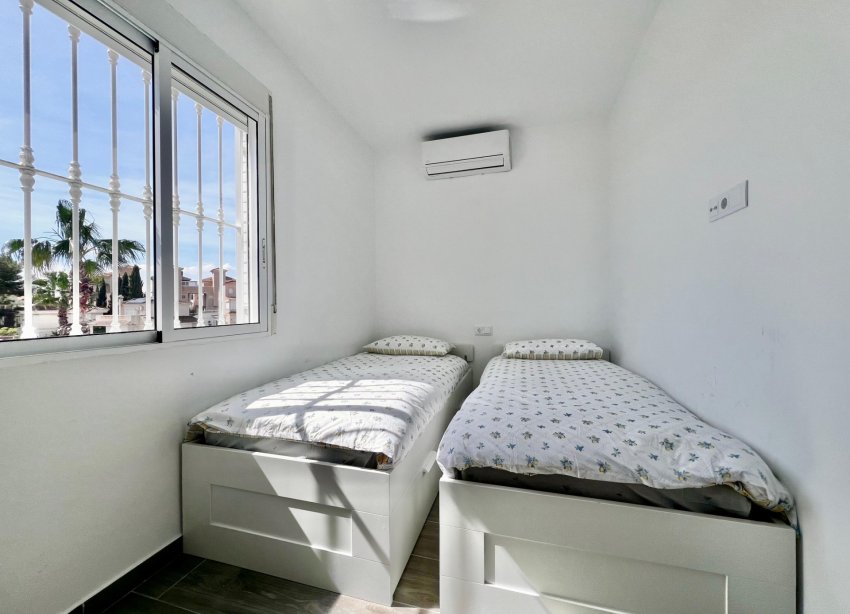 Reventa - Villa / Casa - San Miguel de Salinas - Las Filipinas