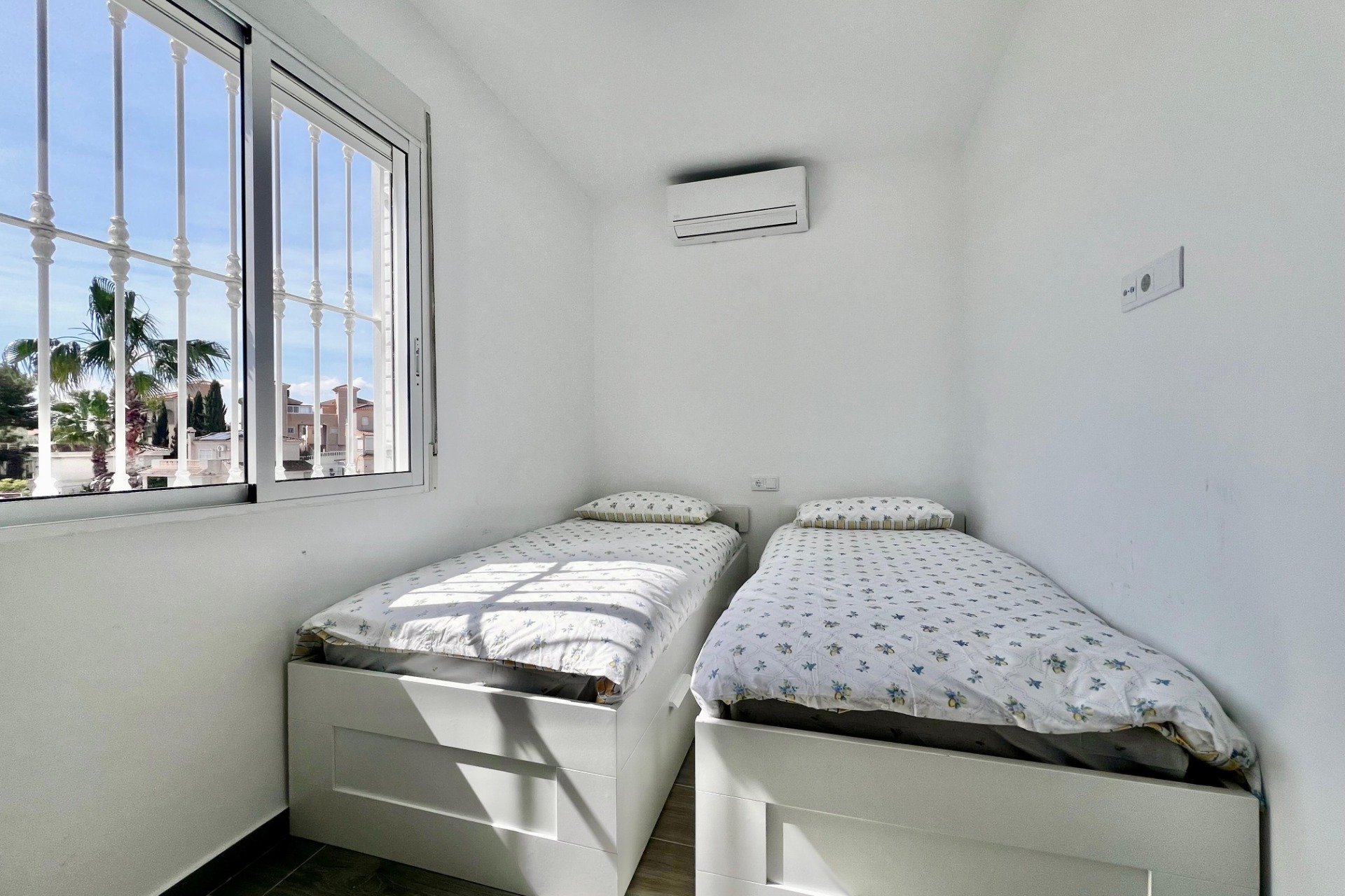 Reventa - Villa / Casa - San Miguel de Salinas - Las Filipinas